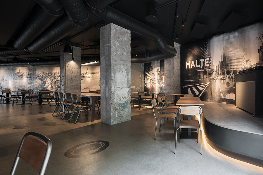 Vista general interior de establecimiento de hostelería